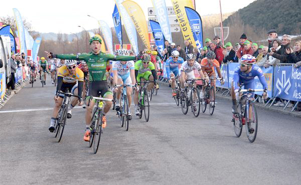 Bryan Coquard wins stage 3